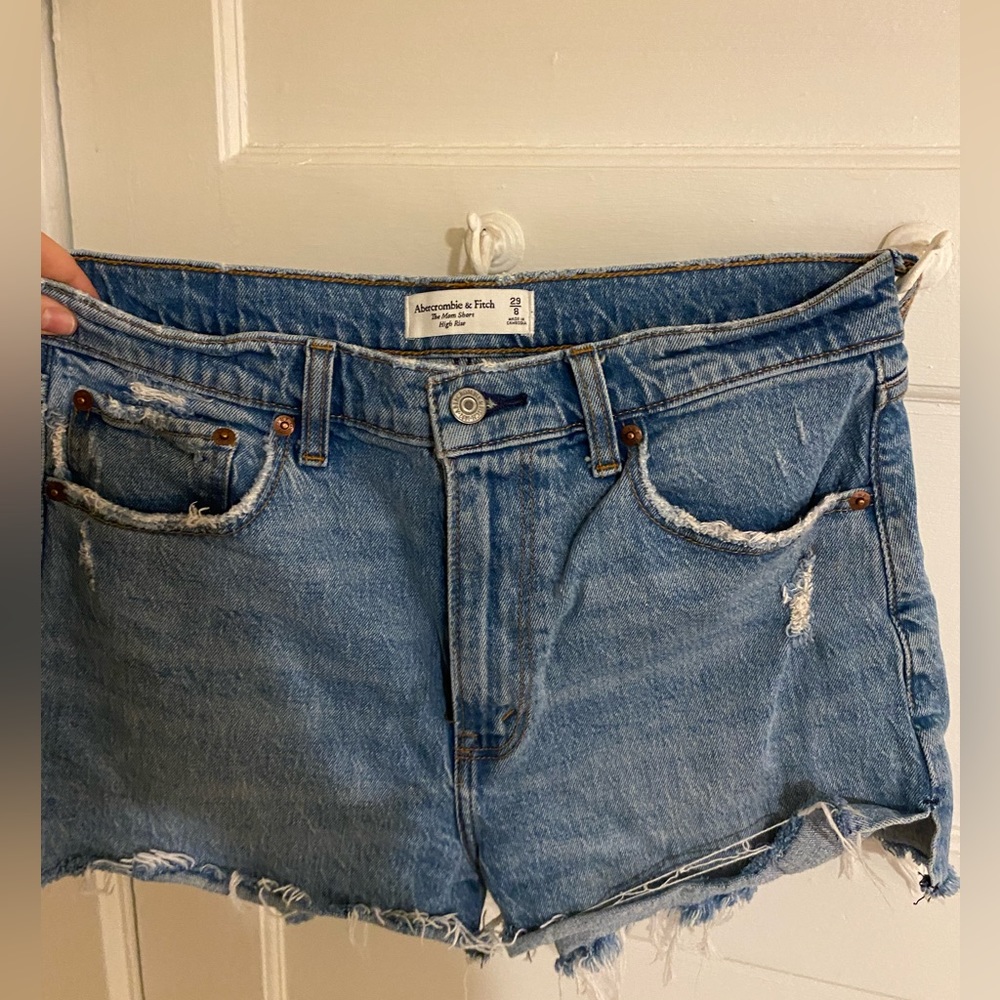 Abercrombie high rise mom short curve love